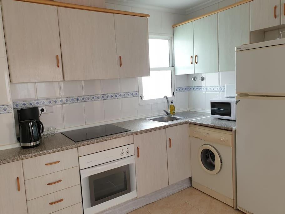 Nice Holidays Apartment In Torreveja, Τορεβιέχα Εξωτερικό φωτογραφία